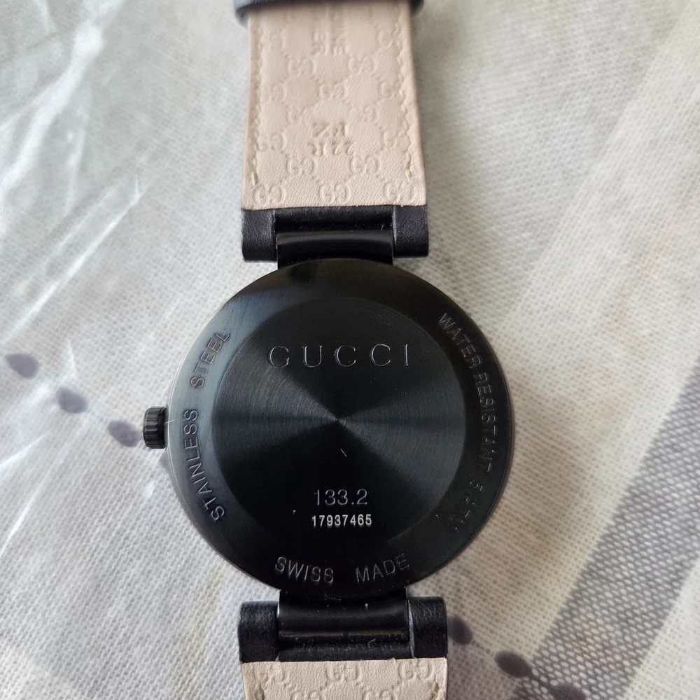Gucci Men’s Black Watch with Signature Green-Red Stripe